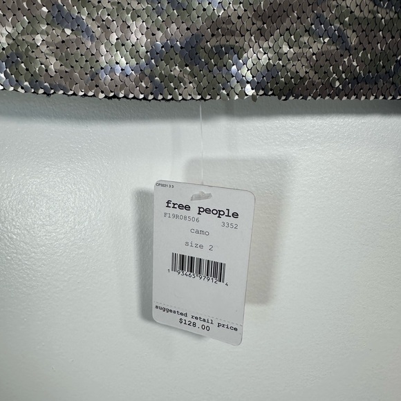 Free People Skinny Sequin Mini Skirt Camo Silver Black Lined Back Zip Size 2 NWT - Picture 13 of 13